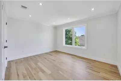 8 Table Lane, Hicksville, NY 11801 - Photo 22