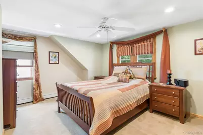 307 Hughes Street, Bellmore, NY 11710 - Photo 14