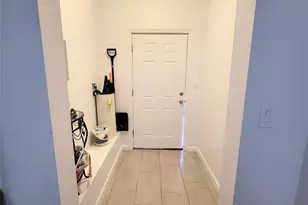 69-21 78th St, Middle Village, NY 11379 - Photo 2