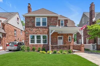 15 Hampton Road, Lynbrook, NY 11563 - Photo 1