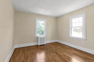 15 Hampton Rd, Lynbrook, NY 11563 - Photo 12