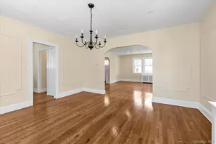 15 Hampton Rd, Lynbrook, NY 11563 - Photo 6