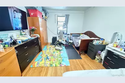 8306 Vietor Ave #1O, Elmhurst, NY 11373 - Photo 6
