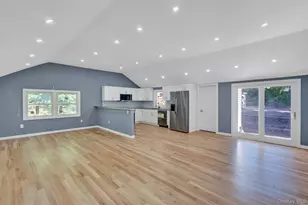 85 Hawthorne St, Selden, NY 11784 - Photo 8