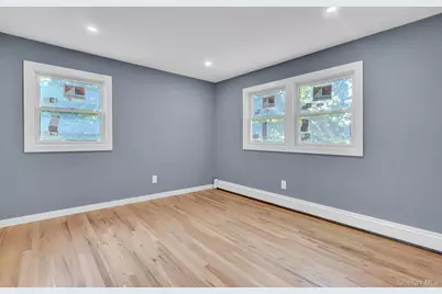 85 Hawthorne Street, Selden, NY 11784 - Photo 22