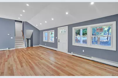 85 Hawthorne Street, Selden, NY 11784 - Photo 6