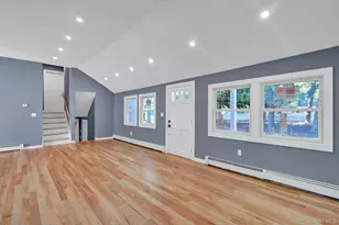 85 Hawthorne St, Selden, NY 11784 - Photo 6