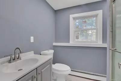 85 Hawthorne Street, Selden, NY 11784 - Photo 32