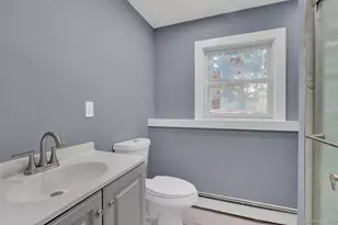 85 Hawthorne St, Selden, NY 11784 - Photo 32