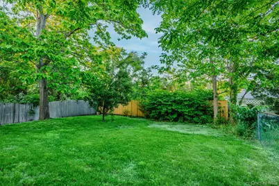 19 Westside Avenue, Bay Shore, NY 11706 - Photo 26