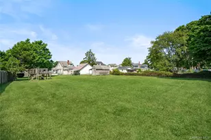 115 Cedar Ave, Patchogue, NY 11772 - Photo 20