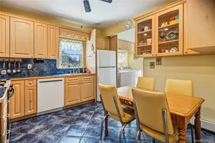 115 Cedar Ave, Patchogue, NY 11772 - Photo 8