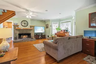 115 Cedar Ave, Patchogue, NY 11772 - Photo 4