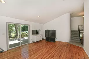 8 Foothill Ln, East Northport, NY 11731 - Photo 20
