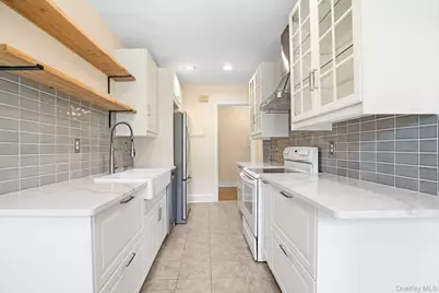 910 Stuart Avenue #2C, Mamaroneck, NY 10543 - Photo 6