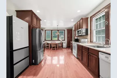 51 Crescent Road, Port Washington, NY 11050 - Photo 10