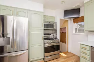110 Yale St, Williston Park, NY 11596 - Photo 8
