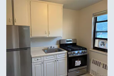21 Lawrence Drive #A, White Plains, NY 10603 - Photo 2