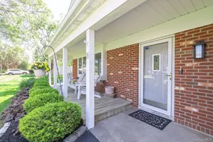 16 Redwood Ln, South Setauket, NY 11720 - Photo 4