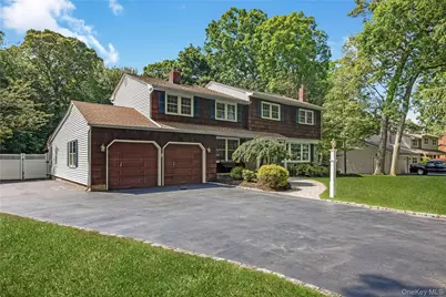 28 Cygnet Drive, Smithtown, NY 11787 - Photo 2