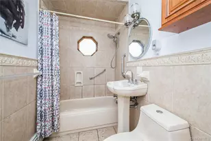 14 Tailor Ln, Levittown, NY 11756 - Photo 10