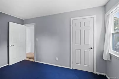 21 Via Continental, Huntington Station, NY 11746 - Photo 14