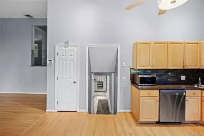 21 Via Continental, Huntington Station, NY 11746 - Photo 10