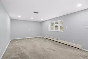 21 Via Continental, Huntington Station, NY 11746 - Photo 24