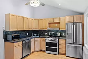 21 Via Continental, Huntington Station, NY 11746 - Photo 8
