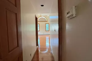 227 Beverly Rd, Huntington Station, NY 11746 - Photo 18