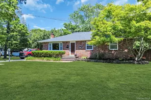 8 Eatondale Ave, Blue Point, NY 11715 - Photo 4