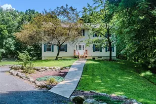 276 Spruce Rd, Middletown, NY 10940 - Photo 2