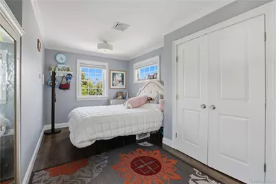 1533 Lowell Avenue, New Hyde Park, NY 11040 - Photo 28