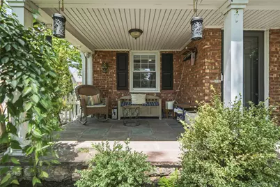 1533 Lowell Avenue, New Hyde Park, NY 11040 - Photo 4