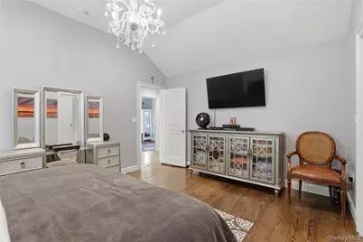 1533 Lowell Avenue, New Hyde Park, NY 11040 - Photo 30