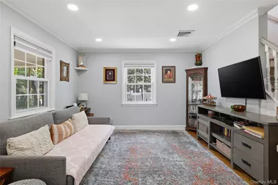 1533 Lowell Avenue, New Hyde Park, NY 11040 - Photo 14