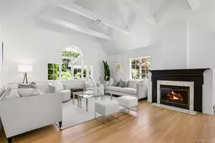 125 Saxon Woods Rd, White Plains, NY 10605 - Photo 2