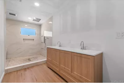 119 Sprucewood Drive, Levittown, NY 11756 - Photo 22