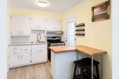 184 E Chester Street, Valley Stream, NY 11580 - Photo 6