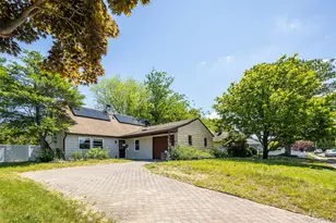 215 Avondale Dr, Centereach, NY 11720 - Photo 18