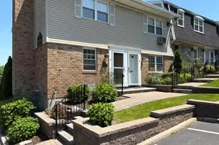 11 Harbour Ln, Oyster Bay, NY 11771 - Photo 2