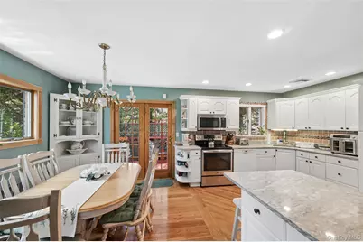 318 Lakeshore Boulevard, Massapequa Park, NY 11762 - Photo 6