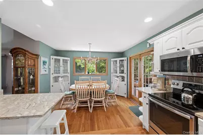 318 Lakeshore Boulevard, Massapequa Park, NY 11762 - Photo 8