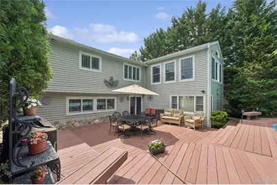 318 Lakeshore Boulevard, Massapequa Park, NY 11762 - Photo 18