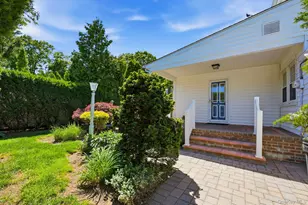 1 Dogwood St, Farmingdale, NY 11735 - Photo 4