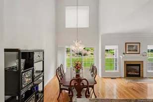 731 Huntington Dr, Fishkill, NY 12524 - Photo 14