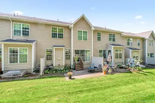 731 Huntington Dr, Fishkill, NY 12524 - Photo 36