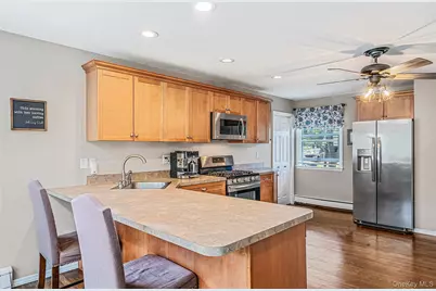 103 Hilary Street, West Sayville, NY 11796 - Photo 6
