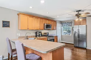 103 Hilary St, West Sayville, NY 11796 - Photo 6