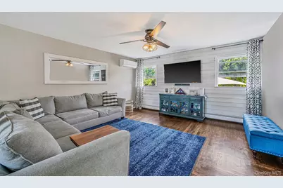 103 Hilary Street, West Sayville, NY 11796 - Photo 8